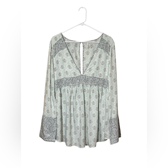 Free People Rolling Hills Print Bell sleeve Boho tunic in Green Comb,Size M - Picture 5 of 10
